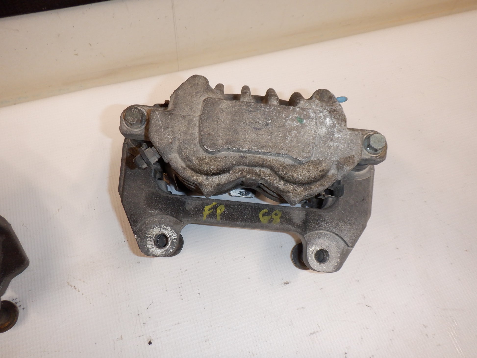 2009 Pontiac G8 Brake Calipers Front and Back OEM - Day's Parts Yard