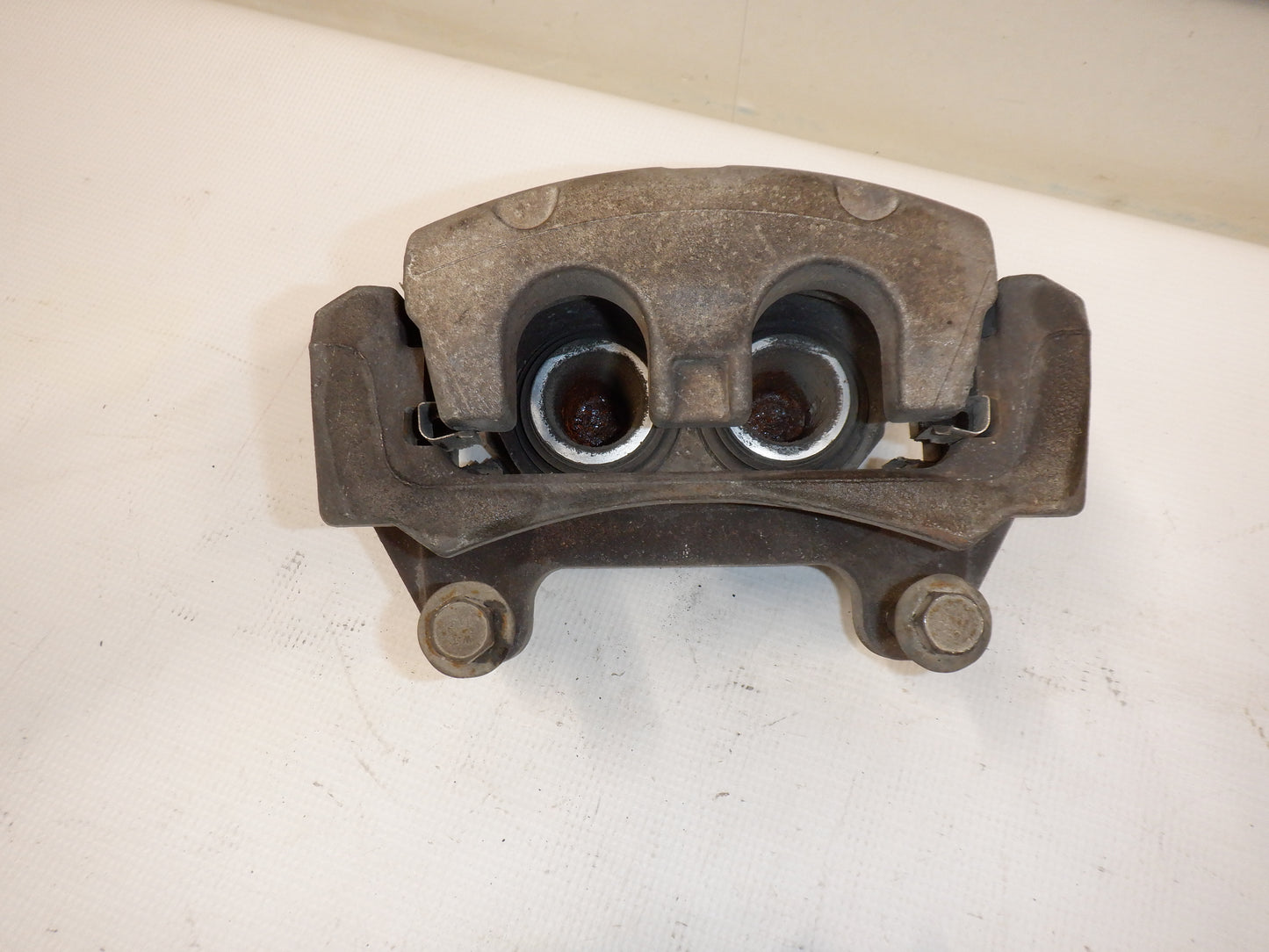 2009 Pontiac G8 Brake Calipers Front and Back OEM - Day's Parts Yard
