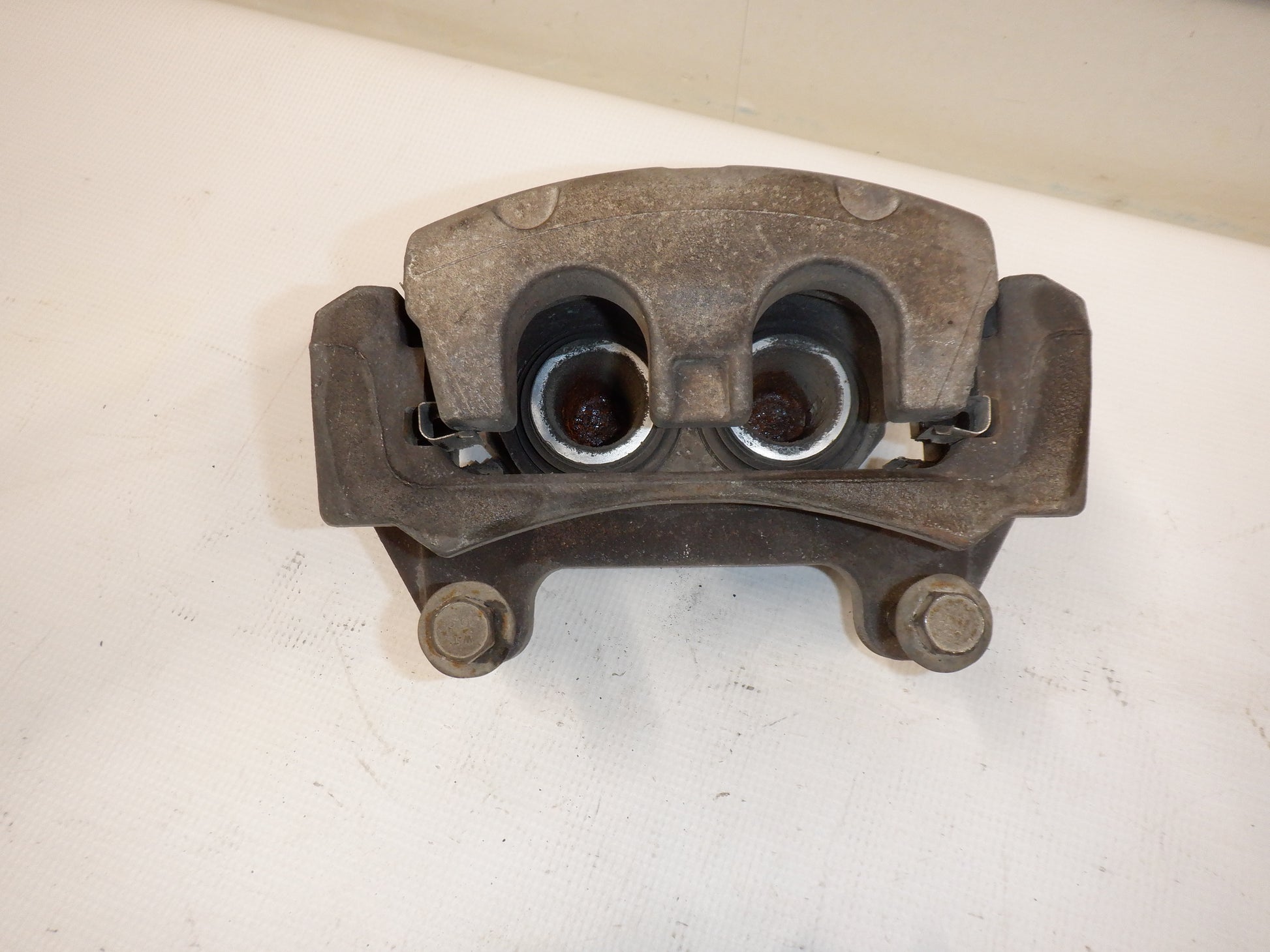 2009 Pontiac G8 Brake Calipers Front and Back OEM - Day's Parts Yard