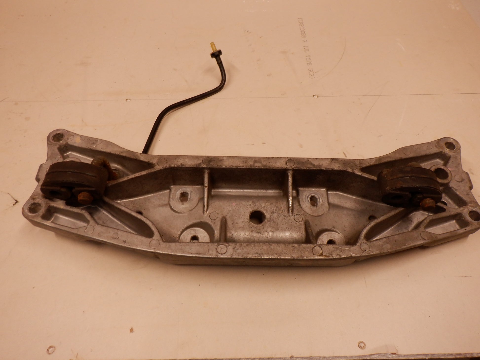 2008-2009 Pontiac G8 Cross Member Automatic Transmission 92185919 OEM.. - Day's Parts Yard