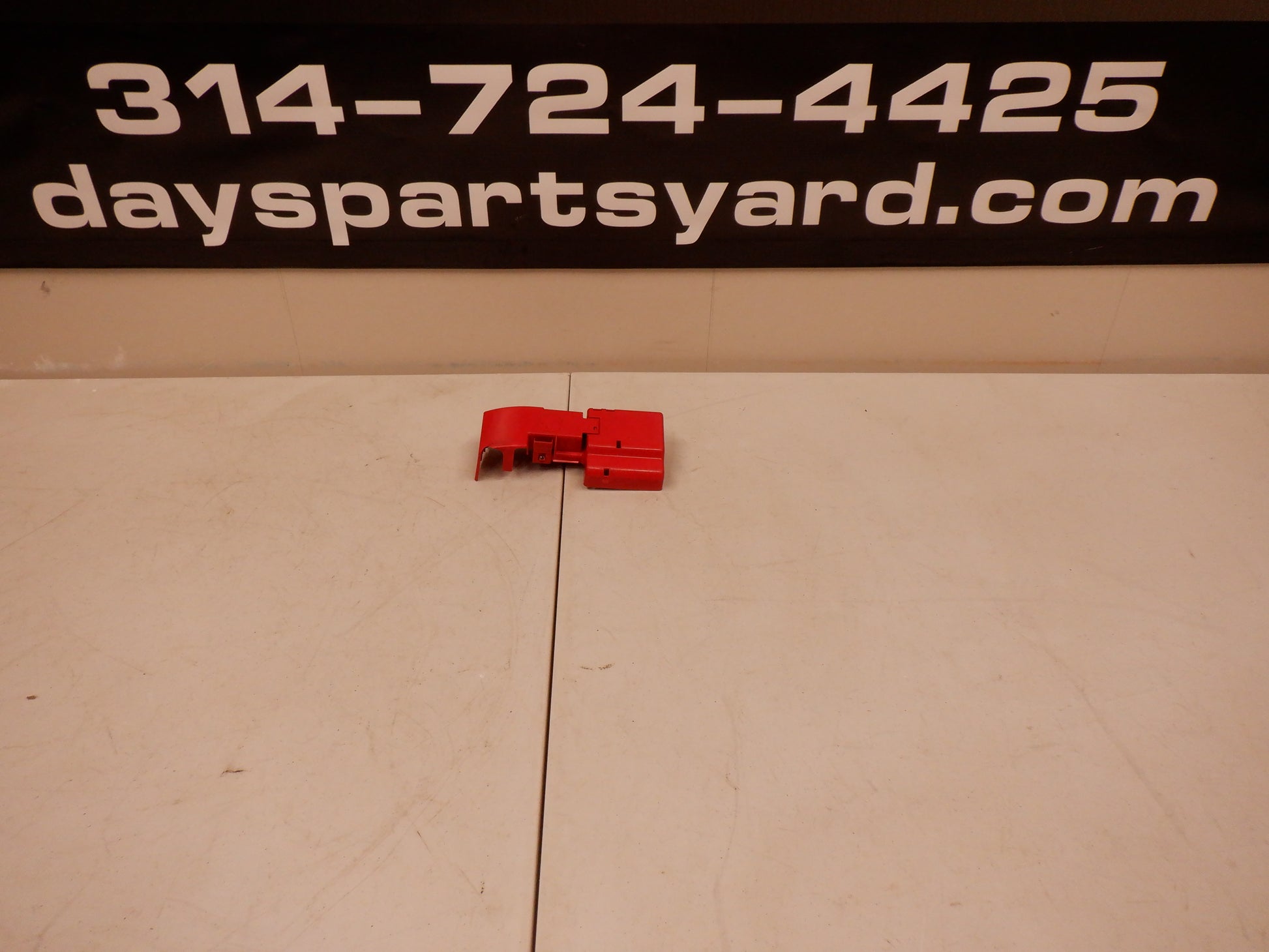 2010 Cadillac CTS-V Positive Terminal Cover OEM - Day's Parts Yard