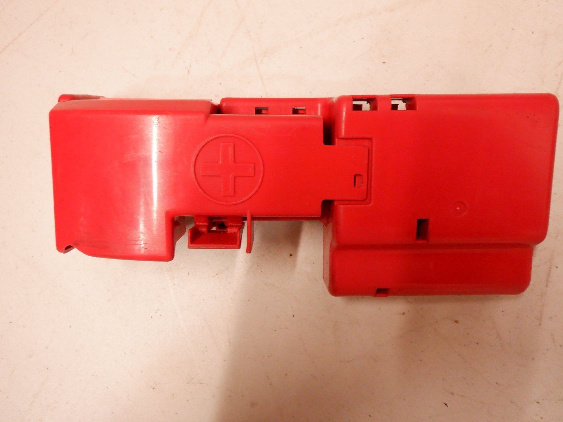 2010 Cadillac CTS-V Positive Terminal Cover OEM - Day's Parts Yard