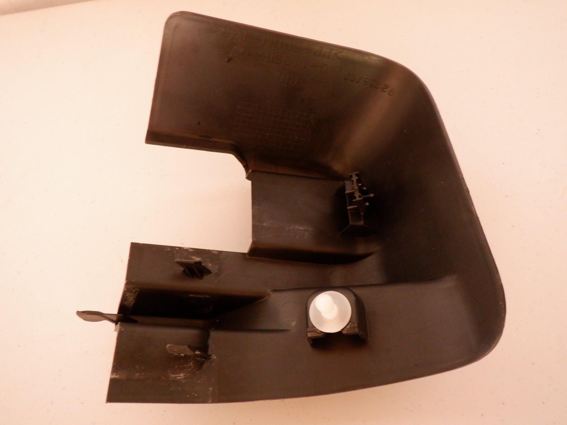 2008-2009 Pontiac G8 Passenger Seat Track Cover RH 92205790 OEM - Day's Parts Yard