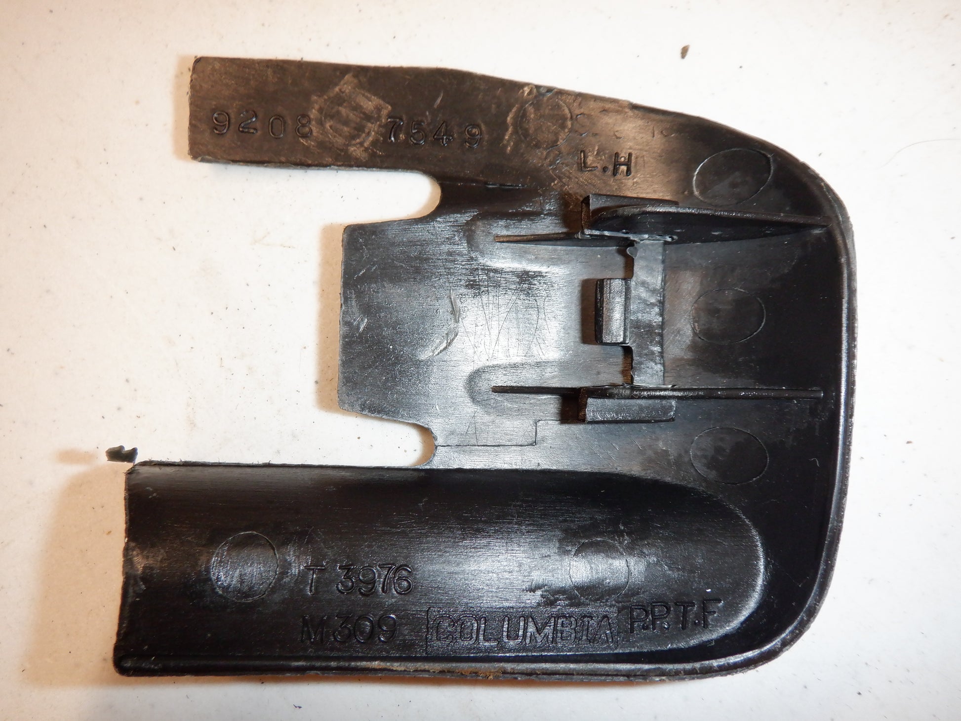 2004-2006 Pontiac GTO  Interior Inner Seat Track Bolt Cover LH 92087549 OEM.. - Day's Parts Yard