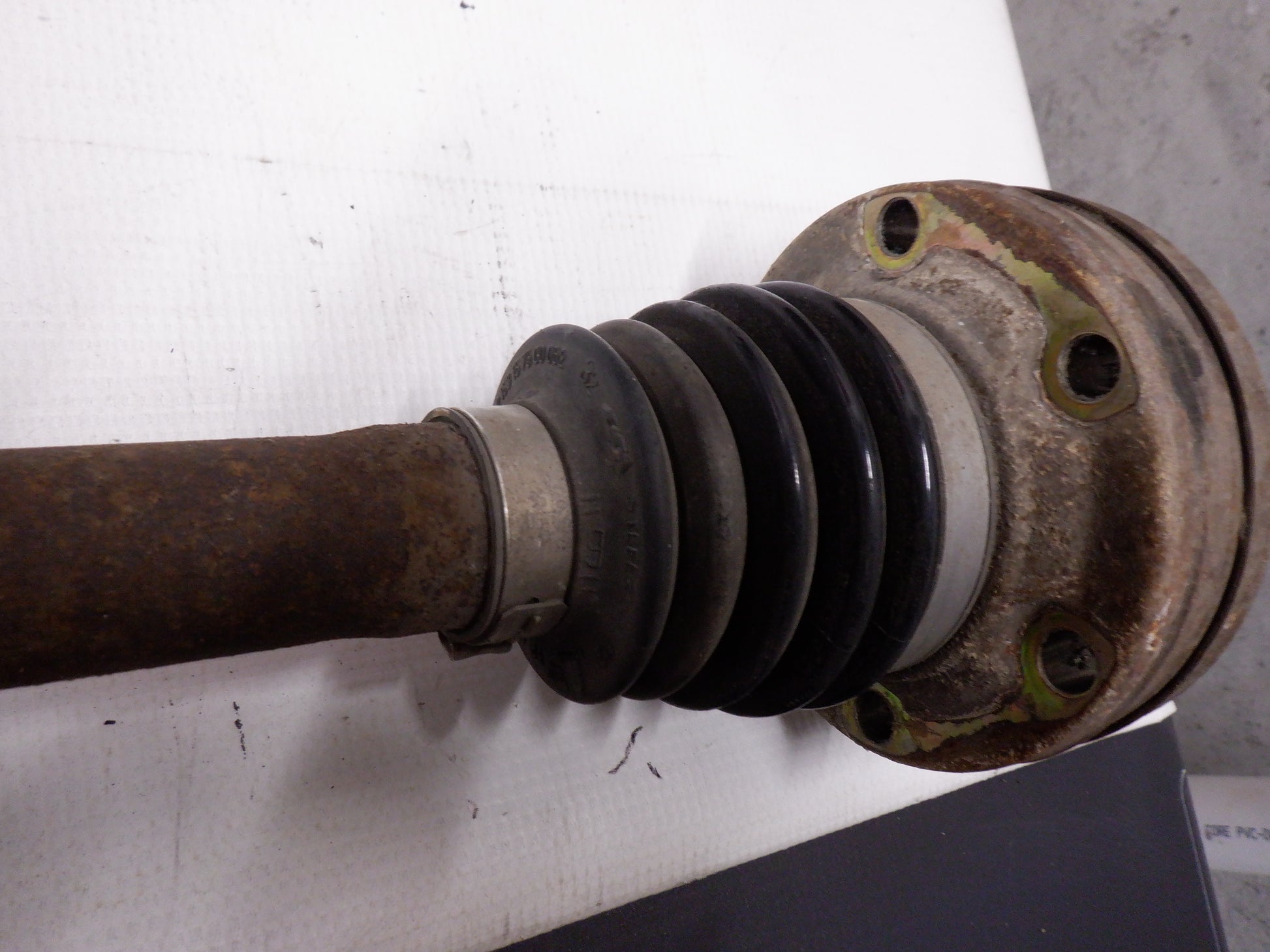 2004 Pontiac GTO LH Driver Rear Axle Half Shaft 92067184 OEM - Day's Parts Yard