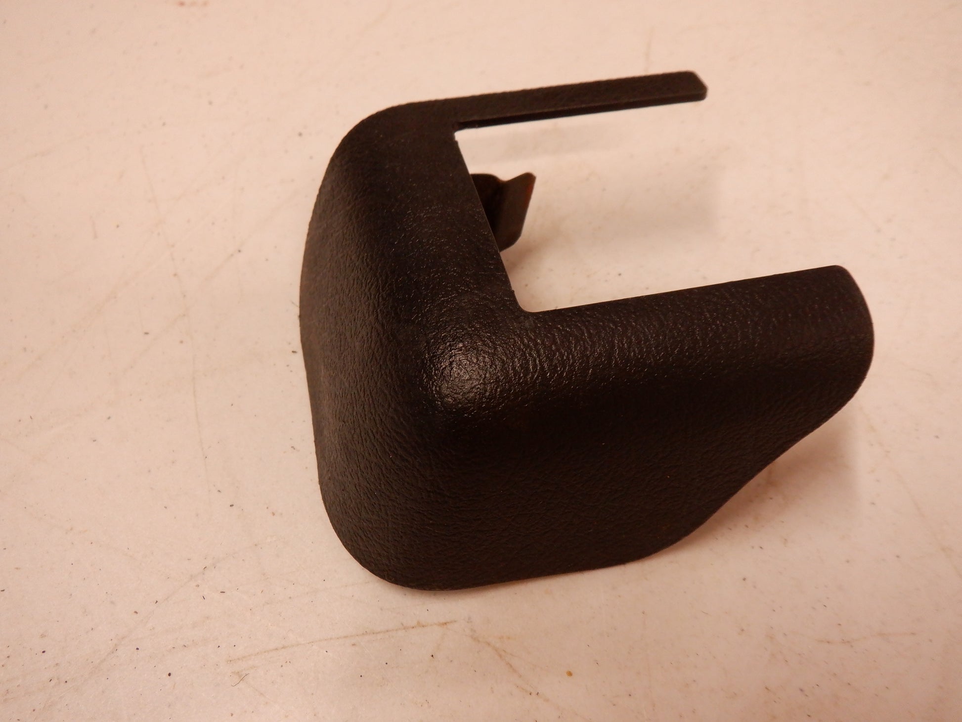 2004-06 Pontiac GTO RH Passenger Seat Track Trim Cover 92209267 OEM - Day's Parts Yard