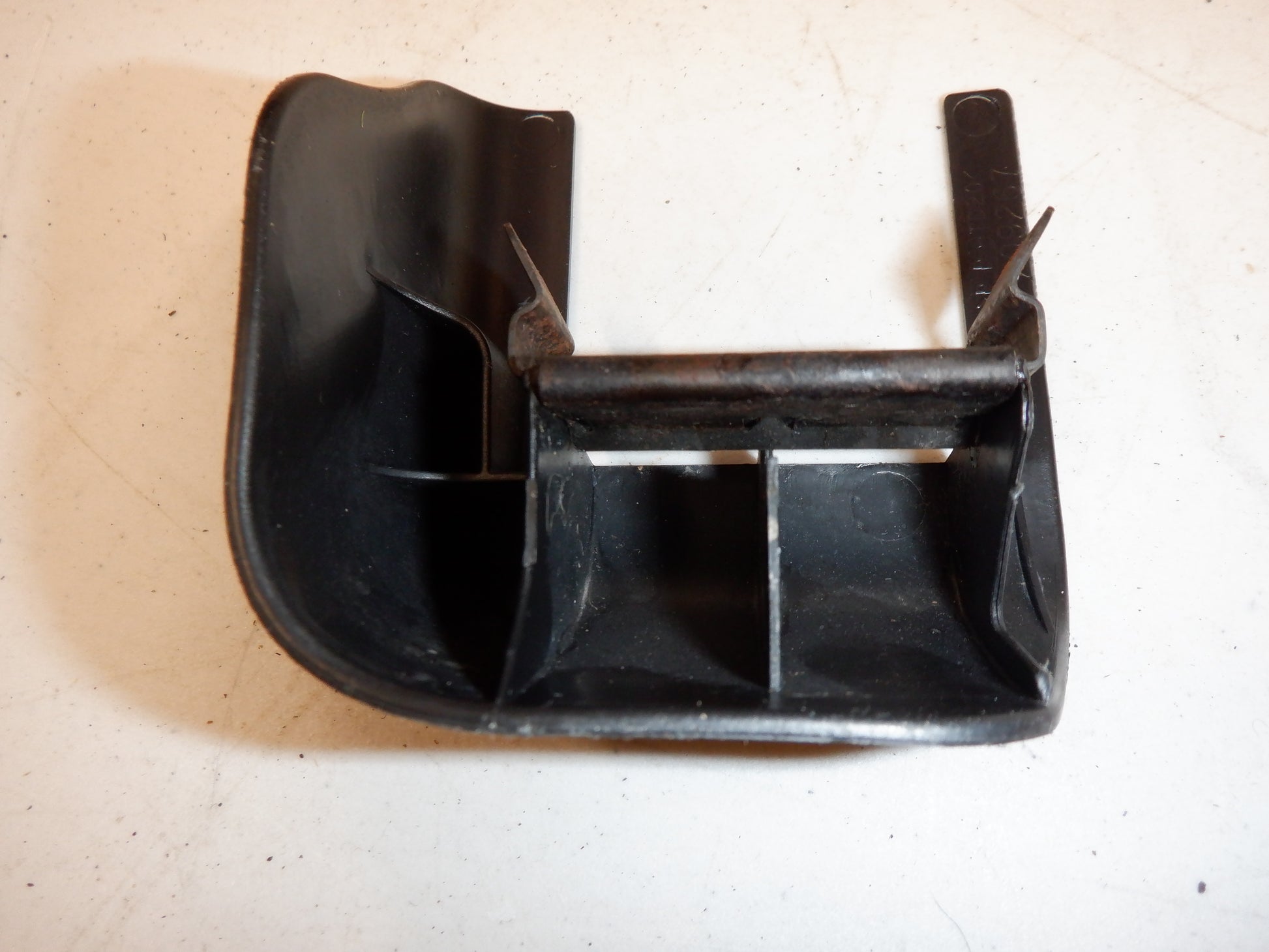 2004-06 Pontiac GTO RH Passenger Seat Track Trim Cover 92209267 OEM - Day's Parts Yard