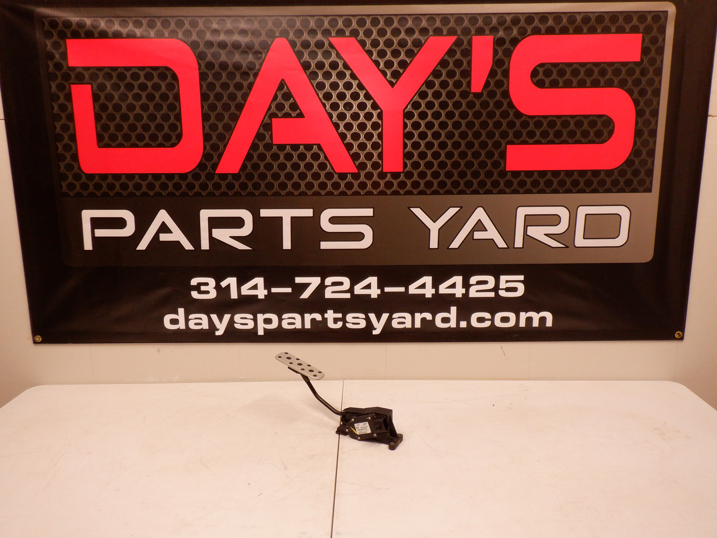 2005 Pontiac GTO Accelerator Gas Pedal 92183453 OEM - Day's Parts Yard