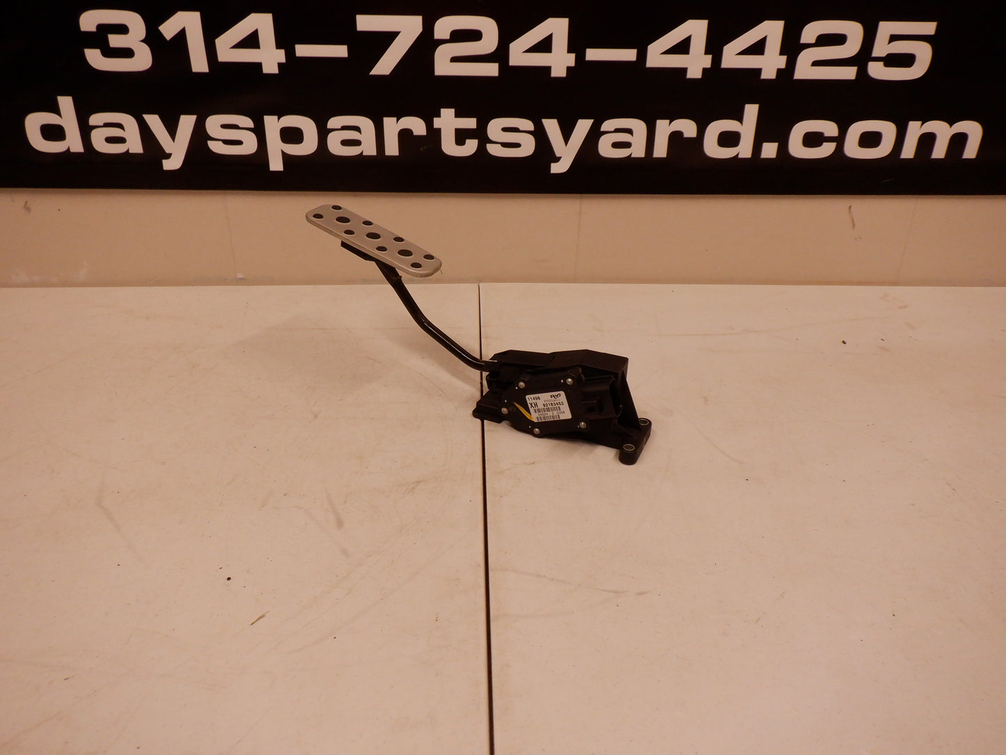2005 Pontiac GTO Accelerator Gas Pedal 92183453 OEM - Day's Parts Yard