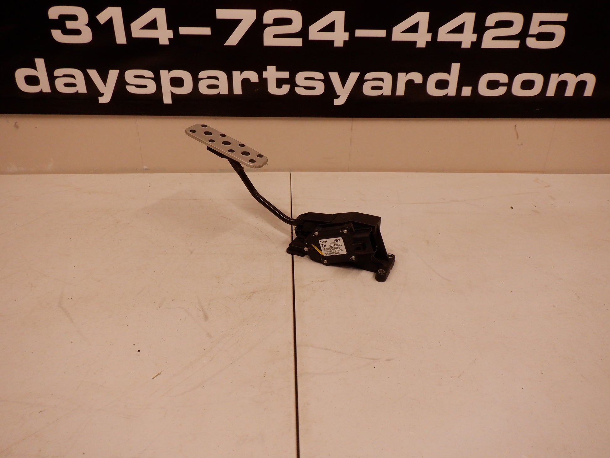 2005 Pontiac GTO Accelerator Gas Pedal 92183453 OEM - Day's Parts Yard