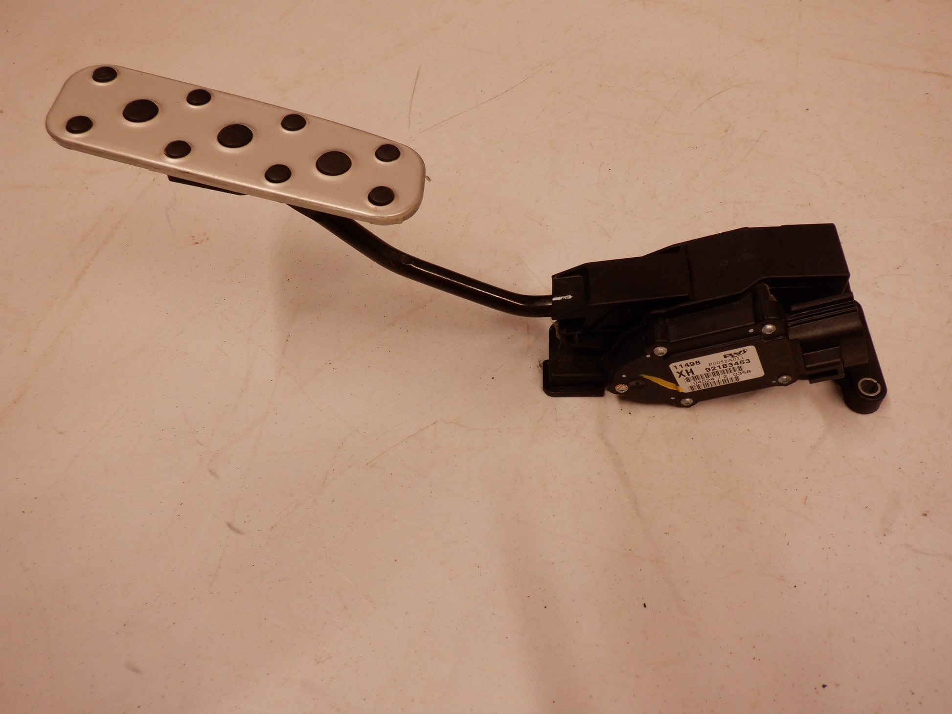 2005 Pontiac GTO Accelerator Gas Pedal 92183453 OEM - Day's Parts Yard