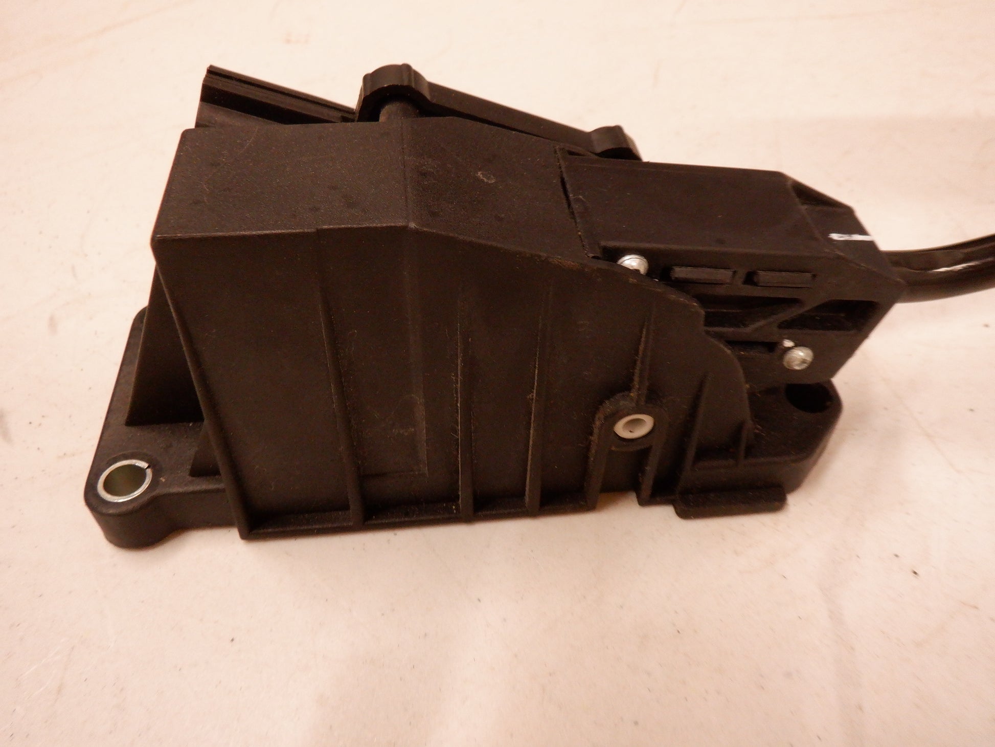 2005 Pontiac GTO Accelerator Gas Pedal 92183453 OEM - Day's Parts Yard