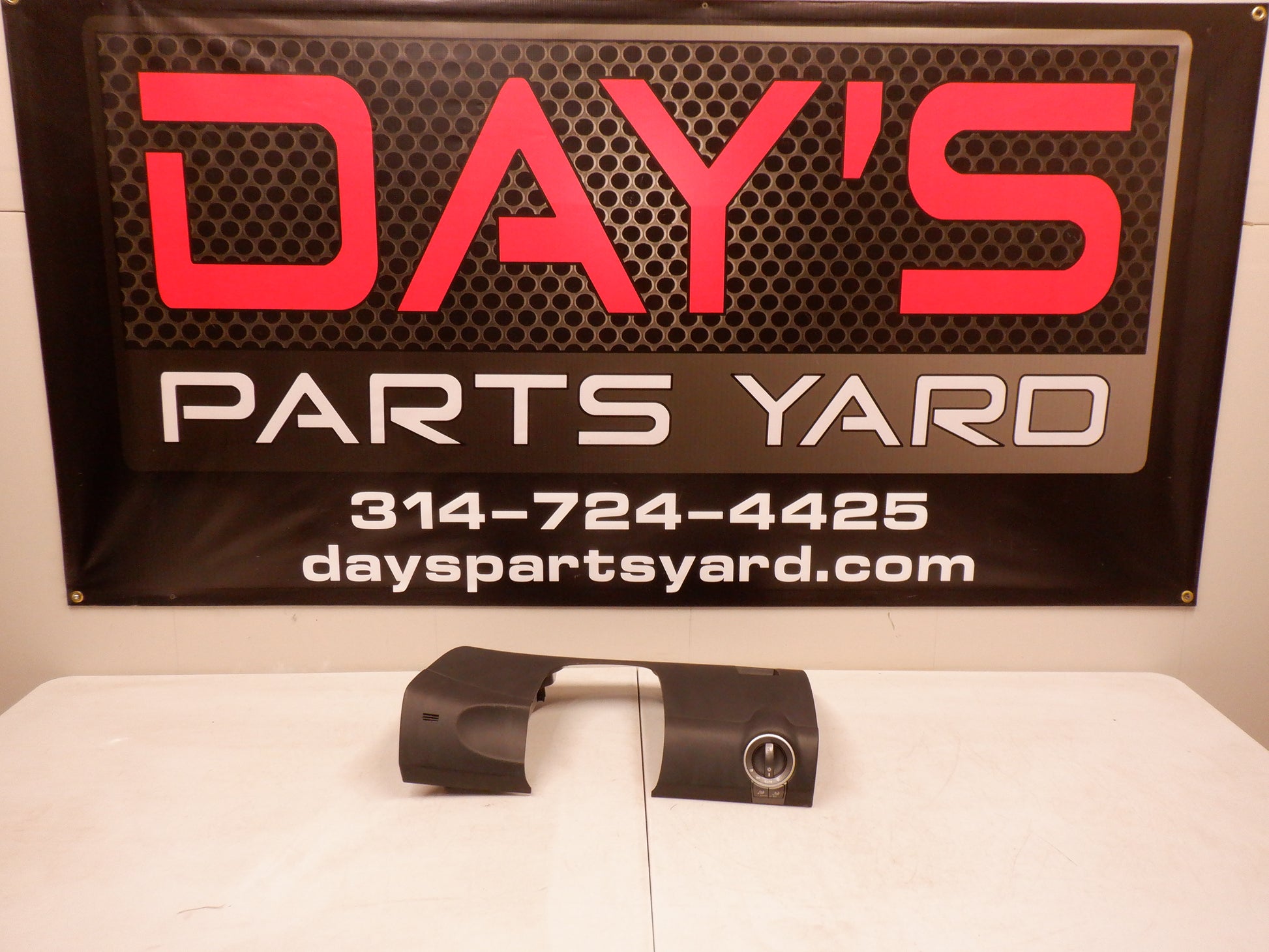 2008-2009 Pontiac G8 Driver Kick Panel Dash Column Cover Plastic 92161831 OEM - Day's Parts Yard