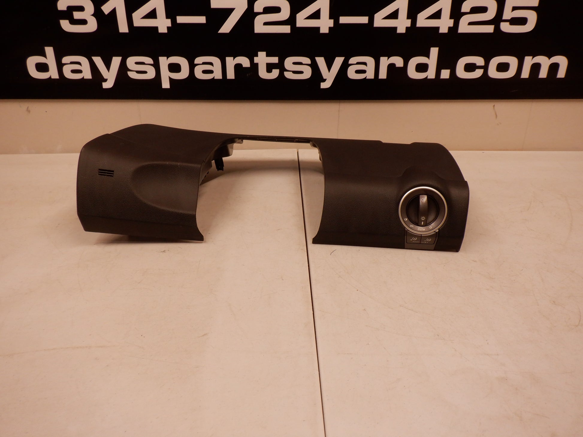 2008-2009 Pontiac G8 Driver Kick Panel Dash Column Cover Plastic 92161831 OEM - Day's Parts Yard