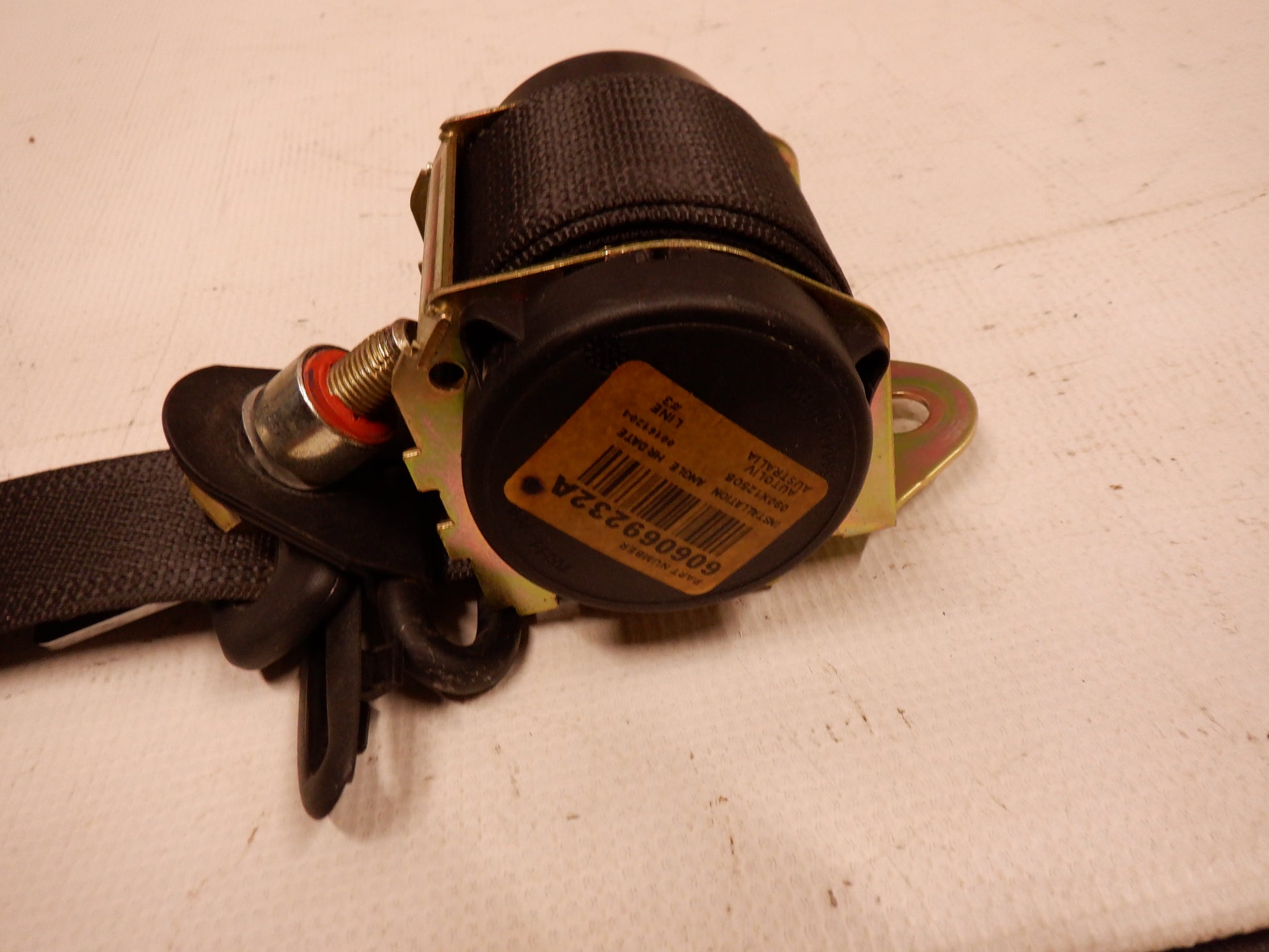 2005 Pontiac GTO LH Rear Seat Belt Retractor 92158685 OEM - Day's Parts Yard