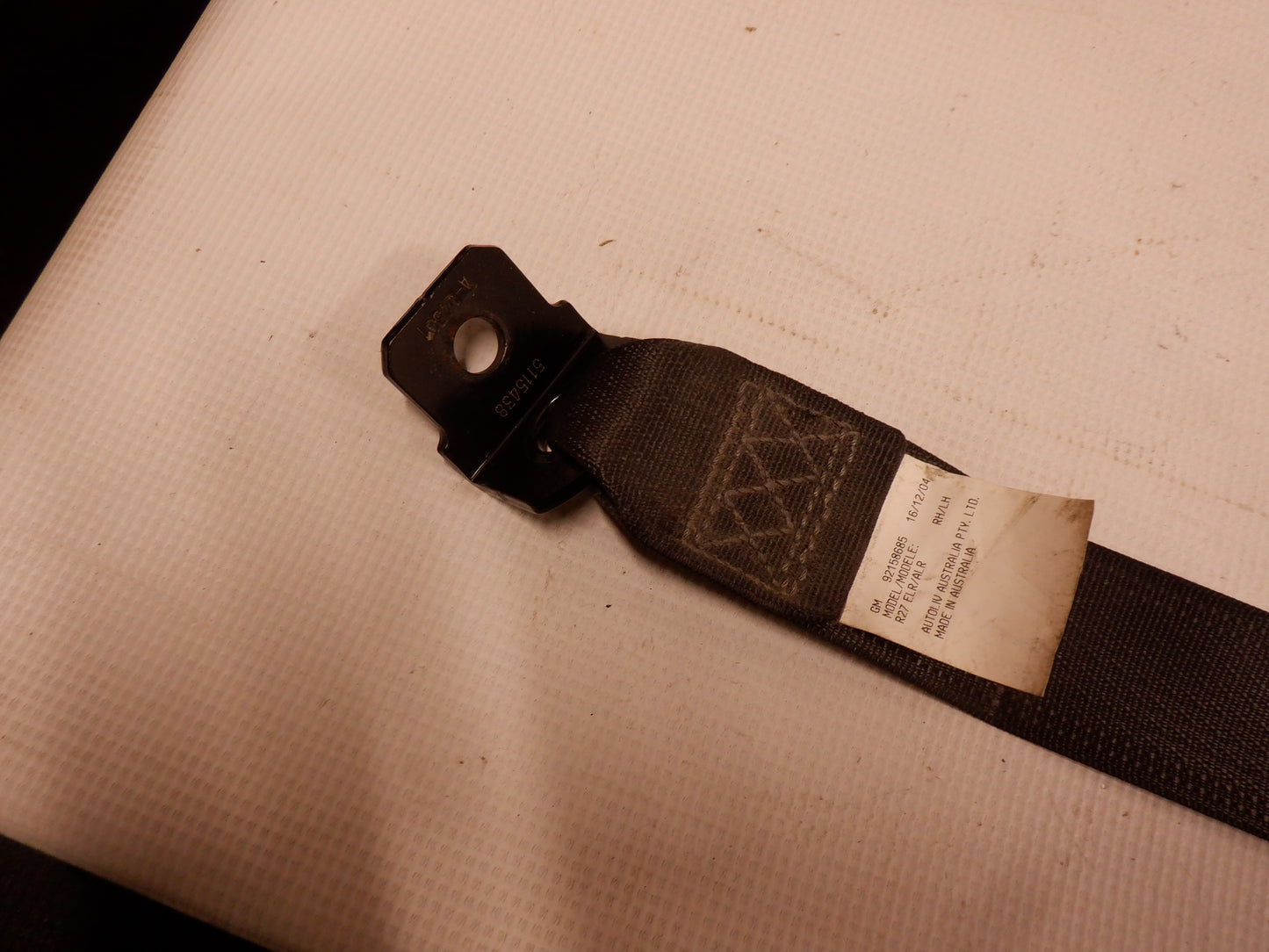 2005 Pontiac GTO LH Rear Seat Belt Retractor 92158685 OEM - Day's Parts Yard