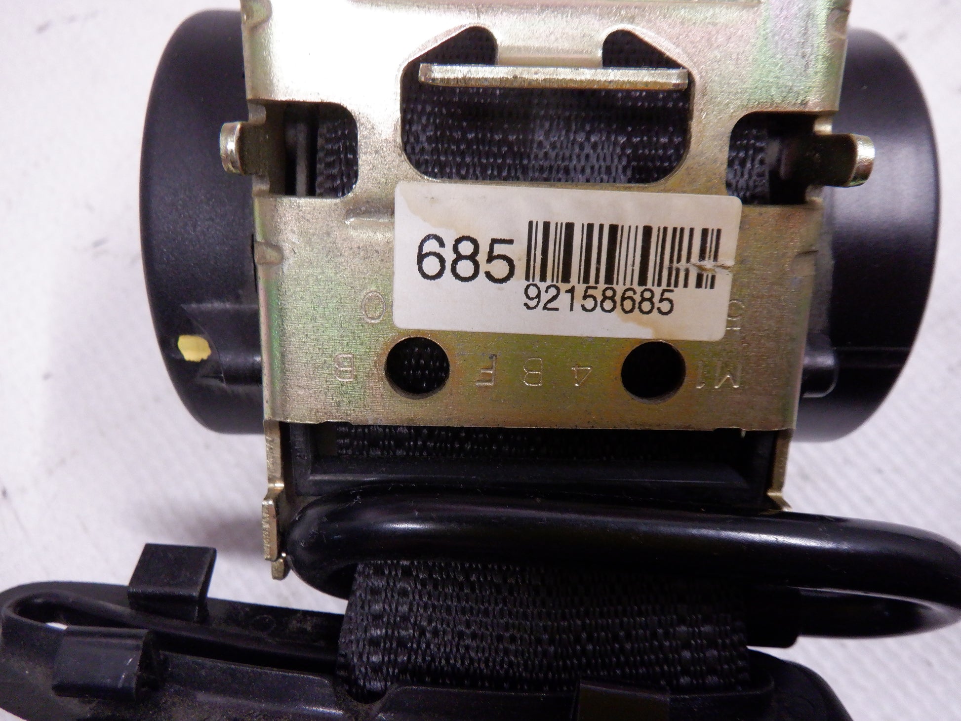 2005 Pontiac GTO LH Rear Seat Belt Retractor 92158685 OEM - Day's Parts Yard