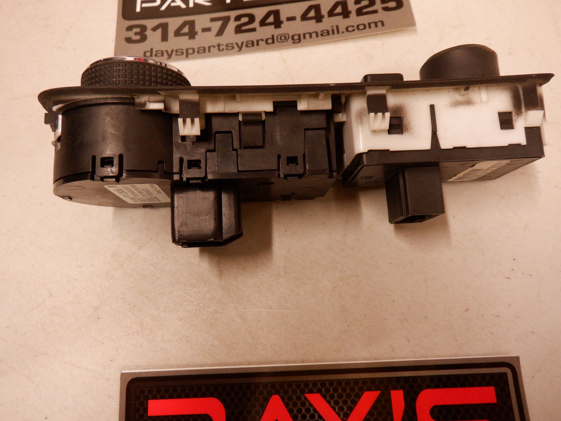 2014-2017 Chevy SS Headlight Lamp Switch w/ Trim Plate 92292686 OEM - Day's Parts Yard