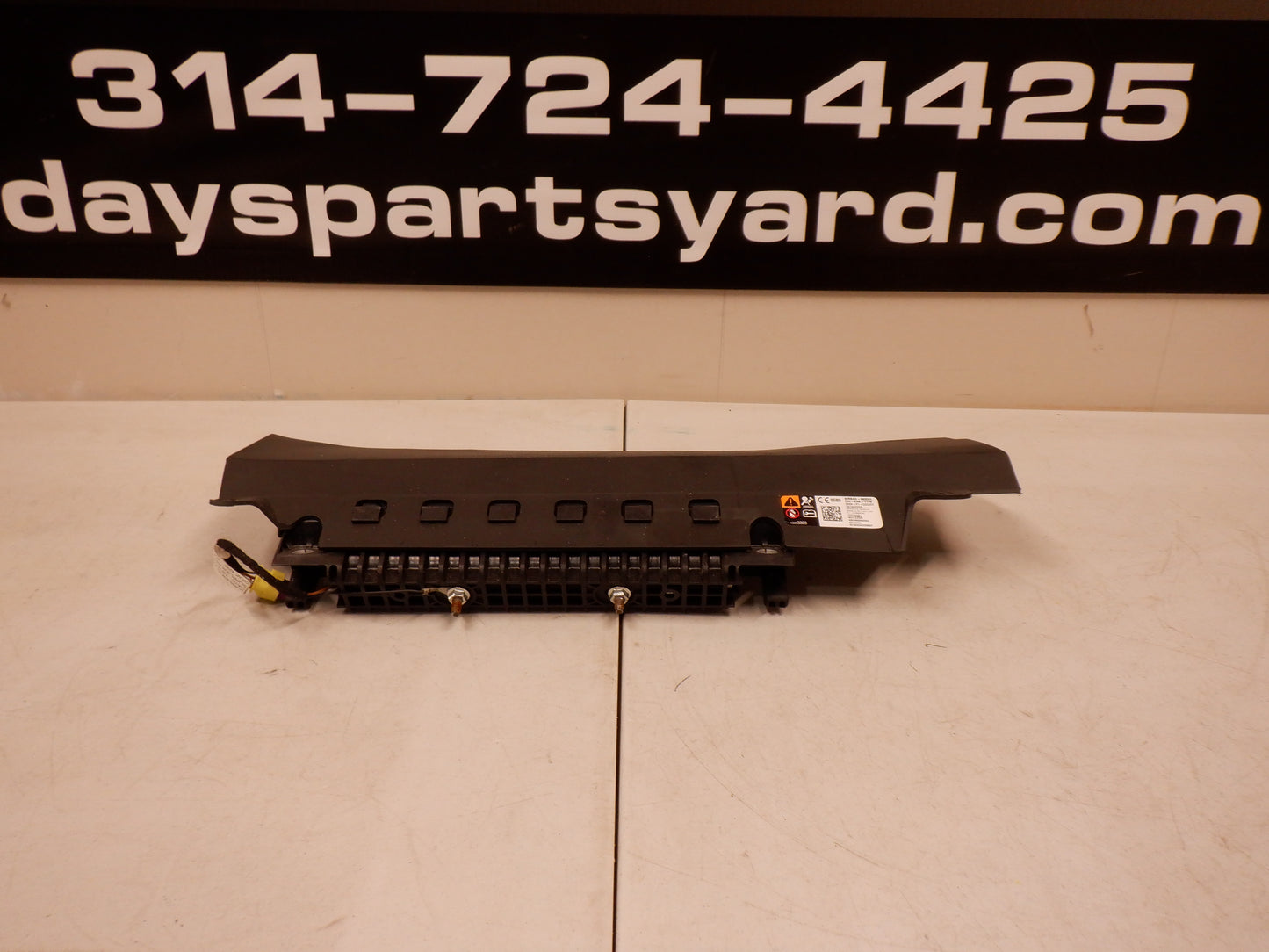 2014-2017 Chevy SS RH Side Knee Dash Bag 92272258 OEM - Day's Parts Yard