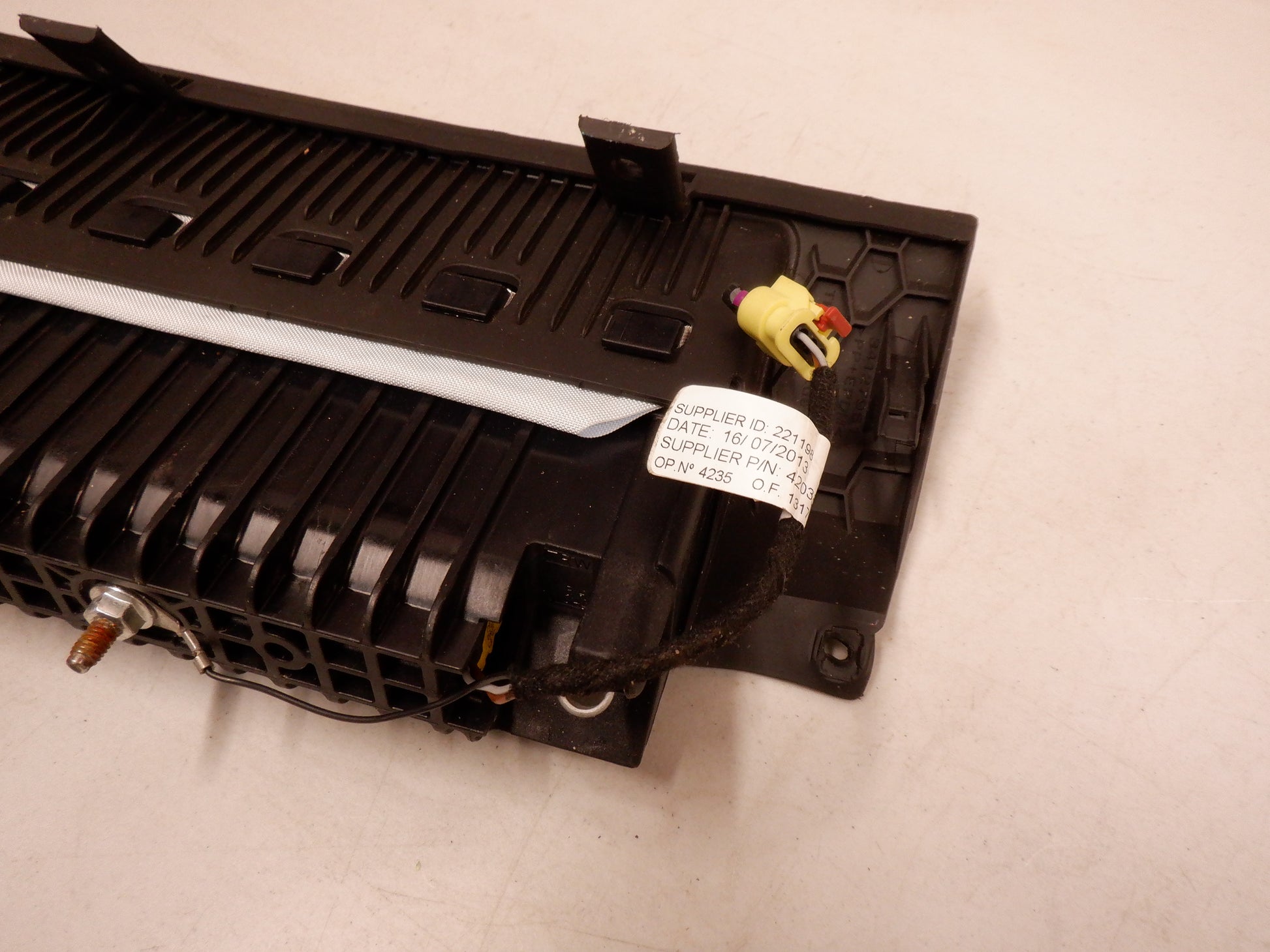 2014-2017 Chevy SS RH Side Knee Dash Bag 92272258 OEM - Day's Parts Yard