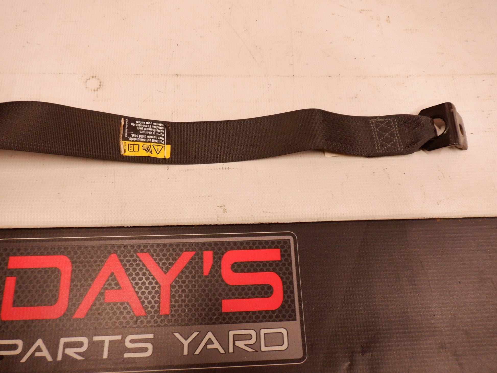 2005 Pontiac GTO RH Rear Seat Belt Retractor 92158685 OEM - Day's Parts Yard