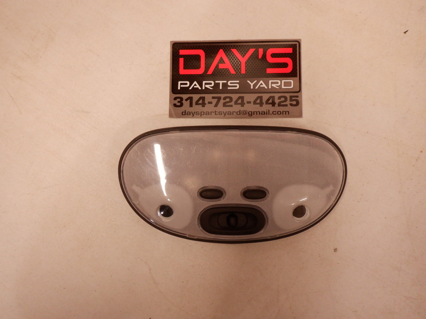 2004-2006 Pontiac GTO Holden Dome Light  Reading Light 92050563 OEM - Day's Parts Yard