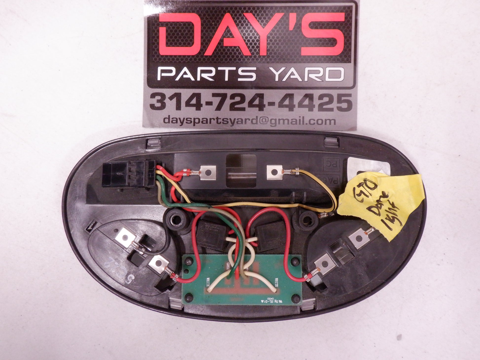 2004-2006 Pontiac GTO Holden Dome Light  Reading Light 92050563 OEM - Day's Parts Yard
