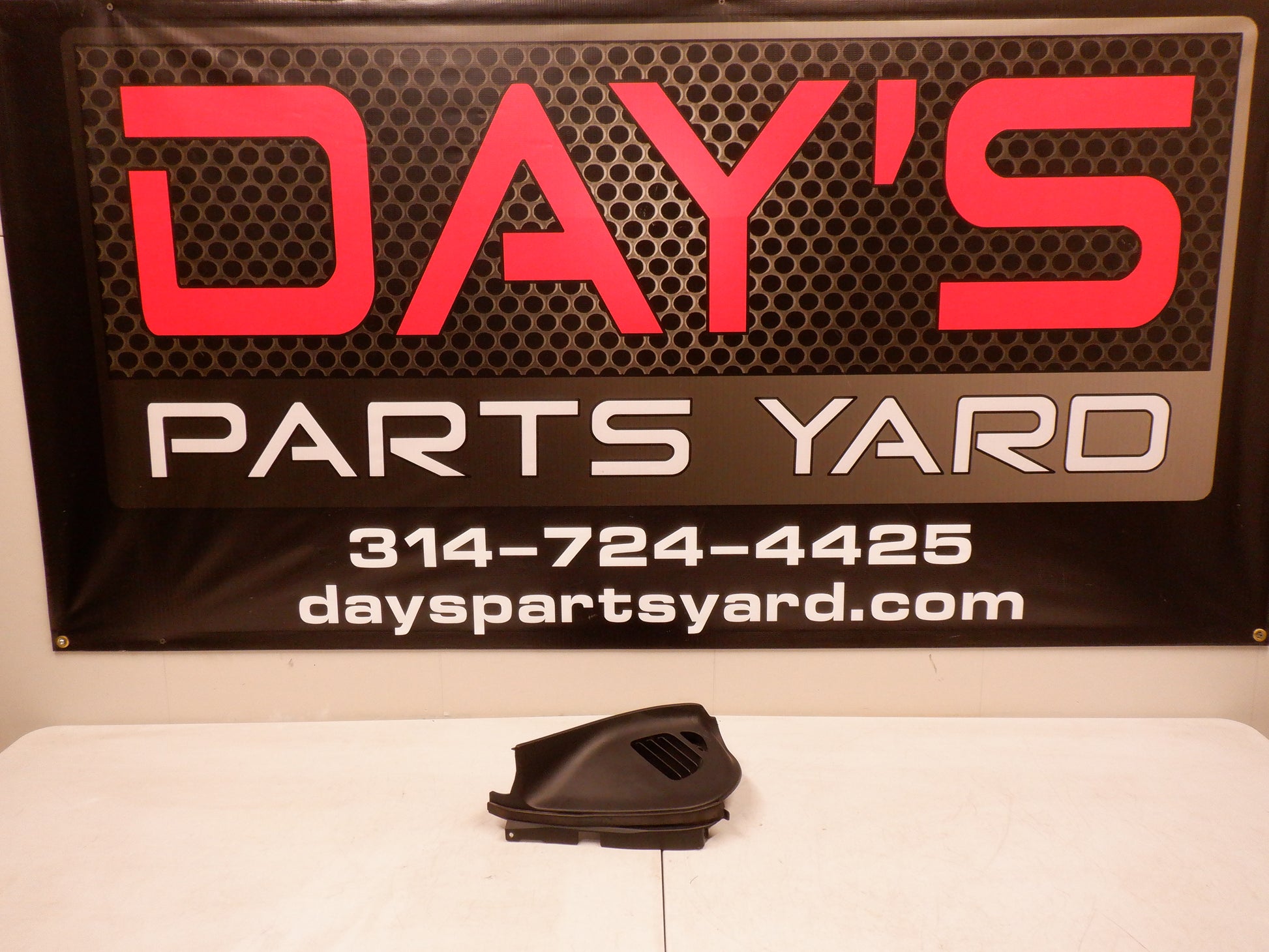 2004-2006 Pontiac GTO LH Driver Dash End Trim PP670 OEM - Day's Parts Yard