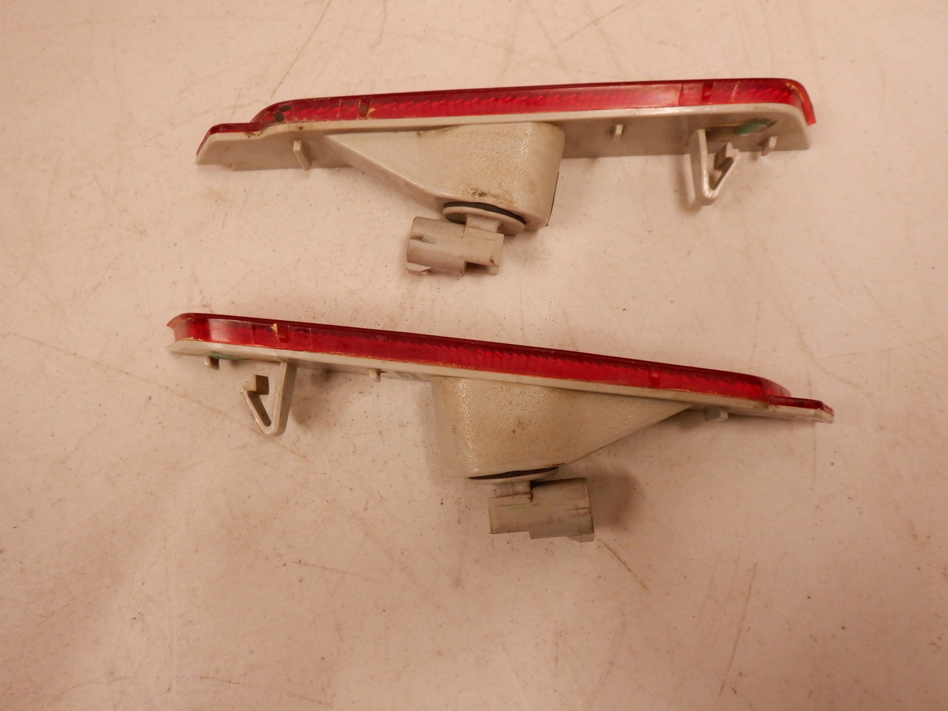 2010-2014 Chevy Camaro RH & LH Rear Bumper Side Markers 92246252/92246250 OEM - Day's Parts Yard