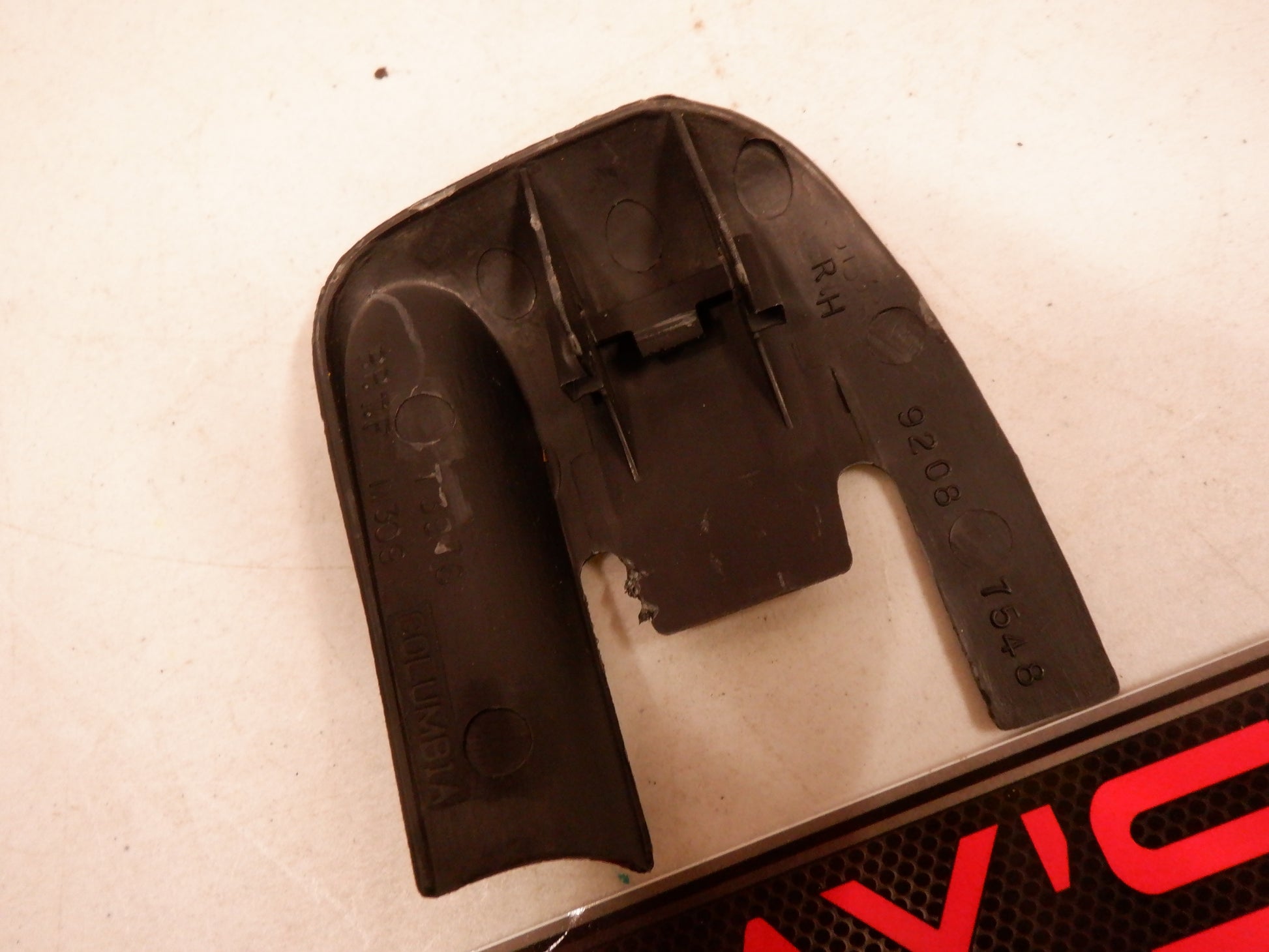 2004-2006 Pontiac GTO Seat Rail Track Bracket Plastic Covers RH 92087548 OEM - Day's Parts Yard