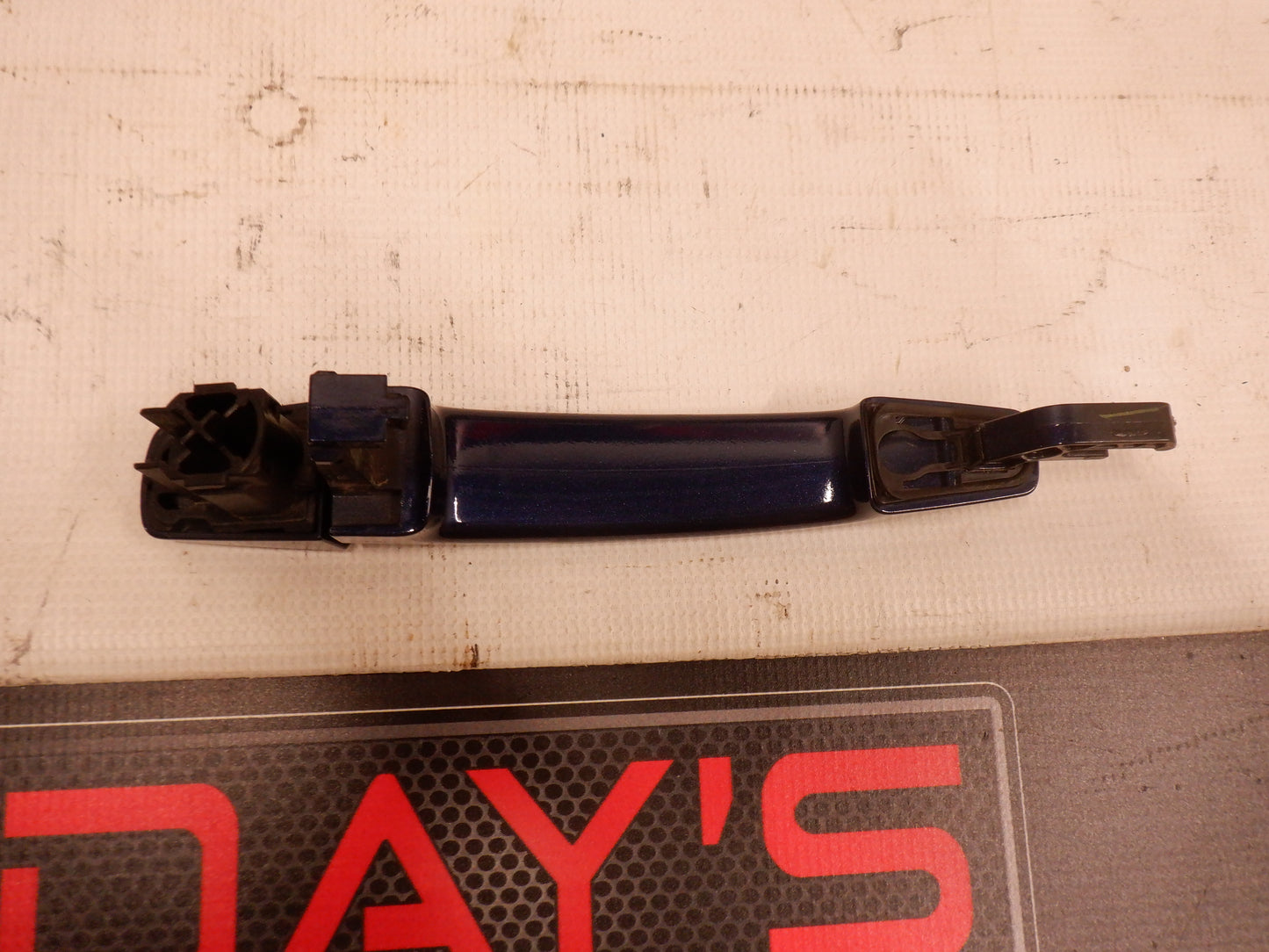 2011 Chevy Camaro SS RH Exterior Door Handle OEM - Day's Parts Yard