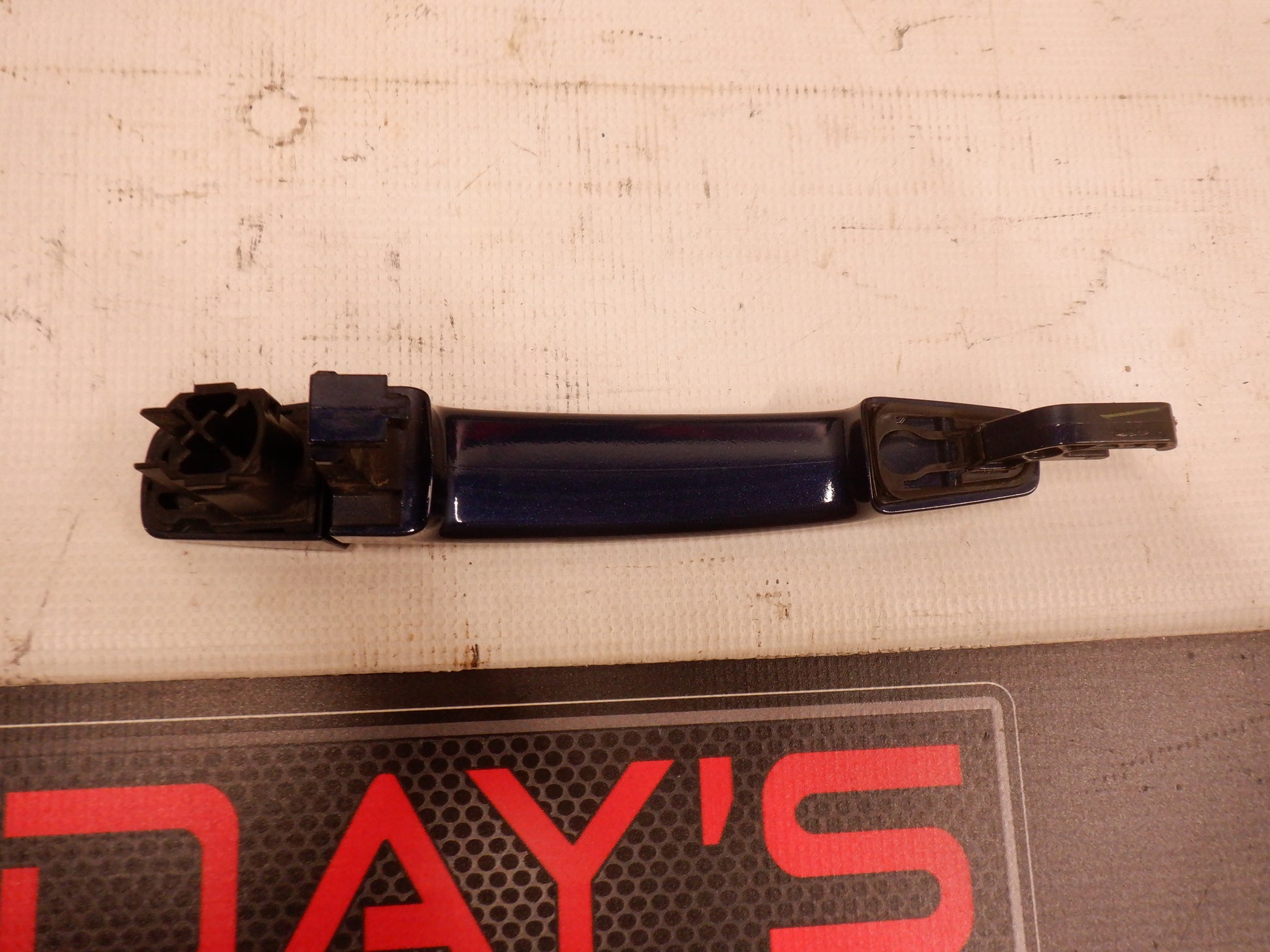 2011 Chevy Camaro SS RH Exterior Door Handle OEM - Day's Parts Yard