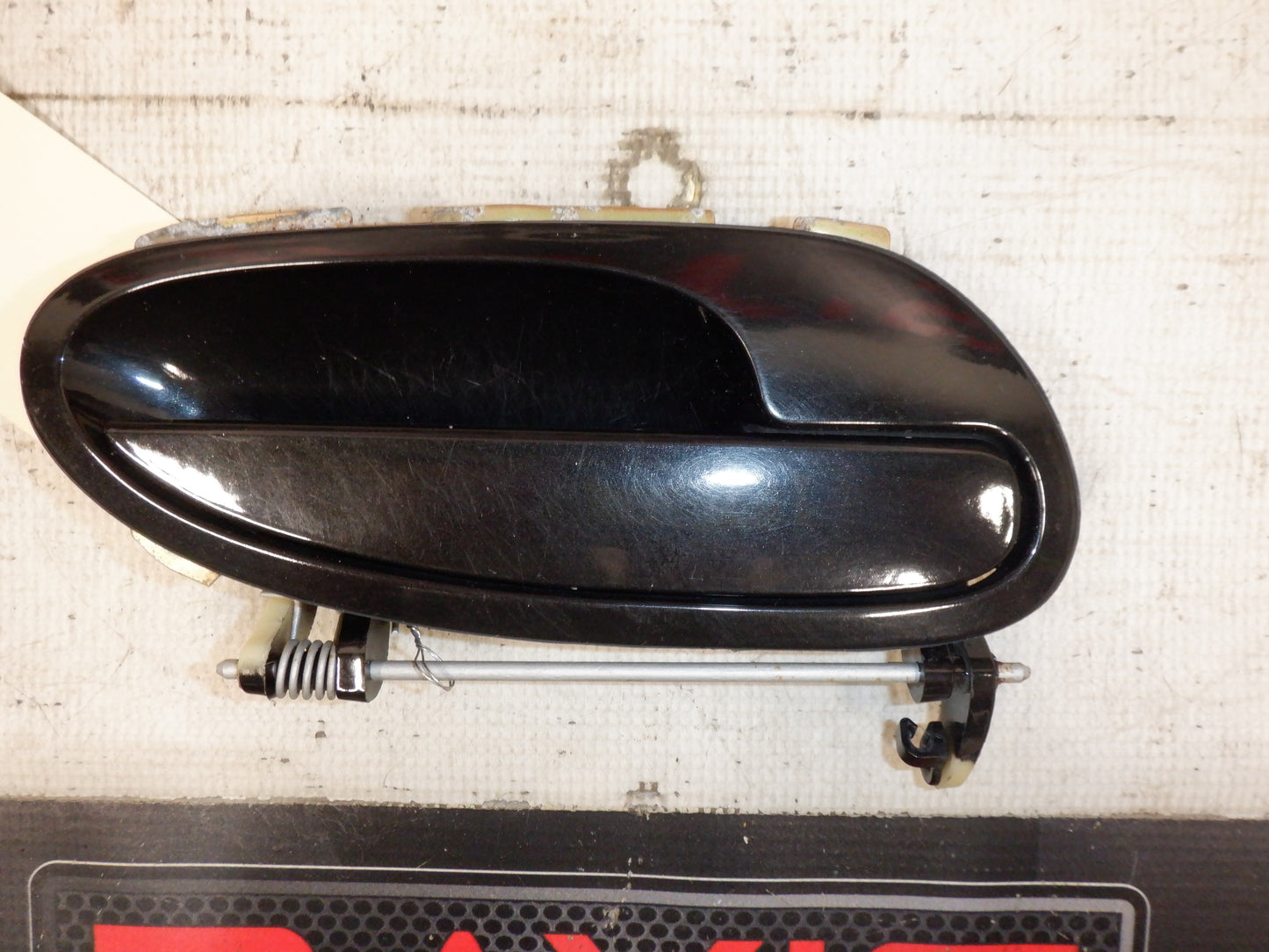 2006 Pontiac GTO RH Passenger Exterior Door Handle 92056184 OEM - Day's Parts Yard