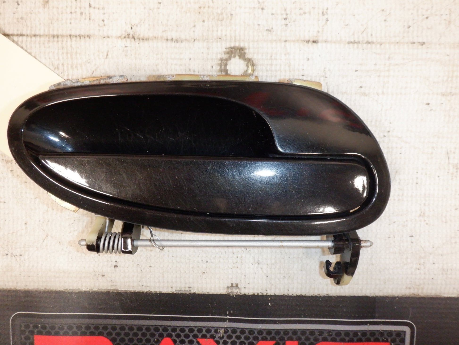 2006 Pontiac GTO RH Passenger Exterior Door Handle 92056184 OEM - Day's Parts Yard