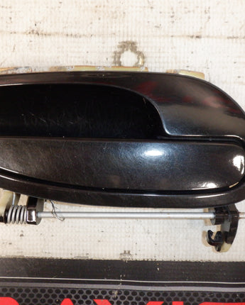 2006 Pontiac GTO RH Passenger Exterior Door Handle 92056184 OEM - Day's Parts Yard