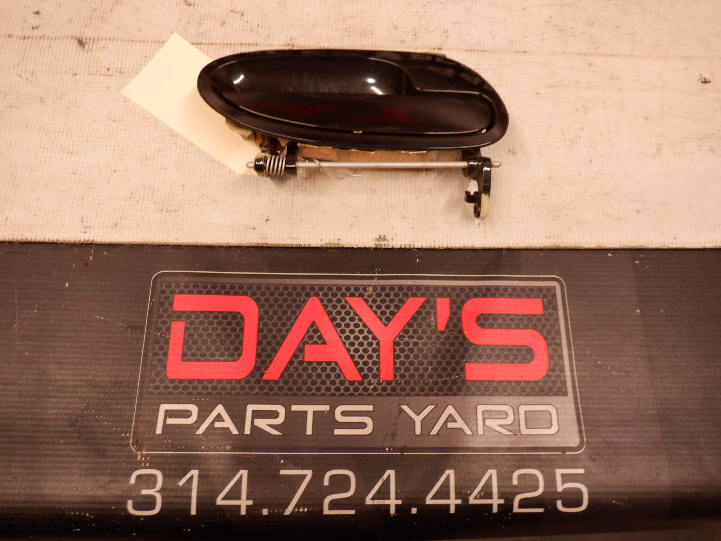 2006 Pontiac GTO RH Passenger Exterior Door Handle 92056184 OEM - Day's Parts Yard