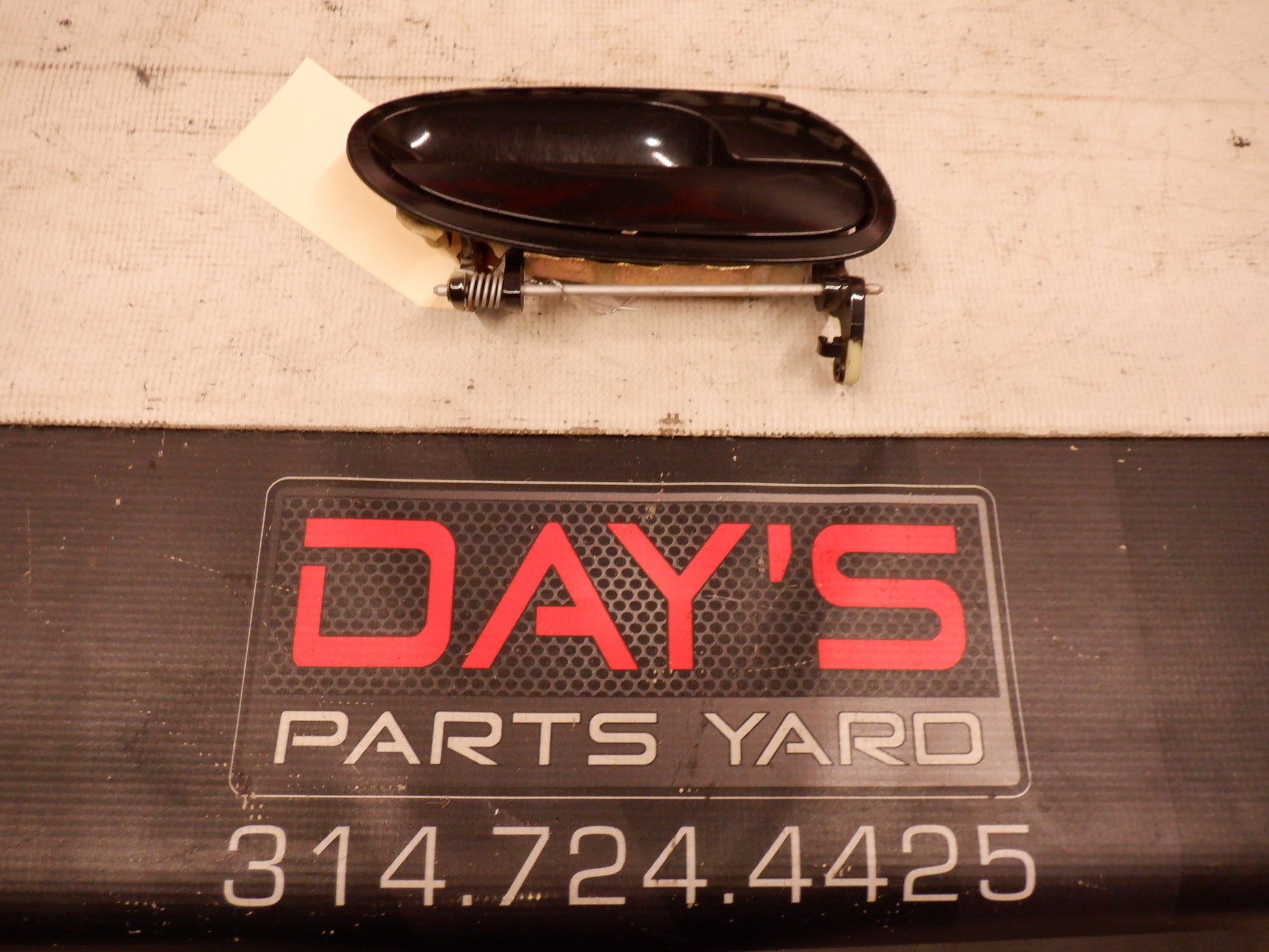 2006 Pontiac GTO RH Passenger Exterior Door Handle 92056184 OEM - Day's Parts Yard