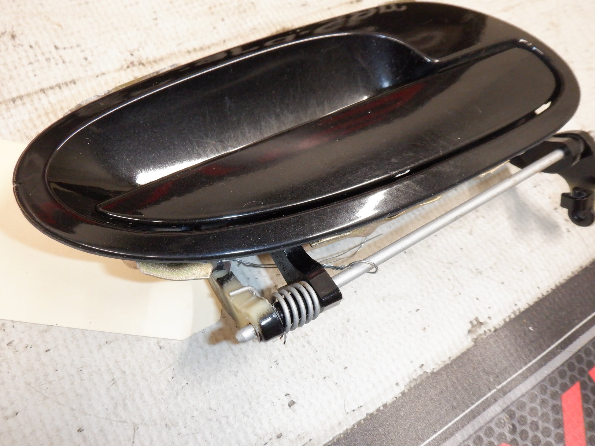 2006 Pontiac GTO RH Passenger Exterior Door Handle 92056184 OEM - Day's Parts Yard