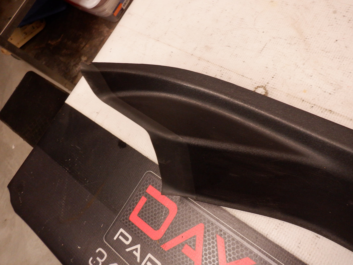 2009 Pontiac G8 GT LH Driver Rear Driver Sill Kick Plate 9262085 OEM - Day's Parts Yard