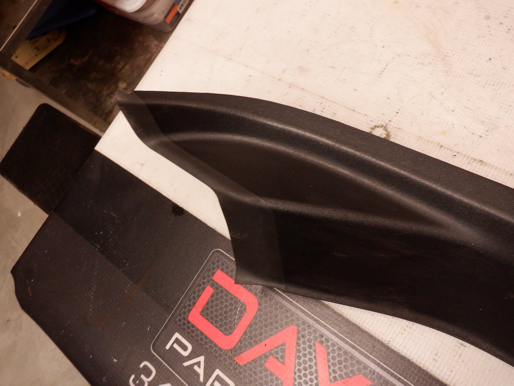 2009 Pontiac G8 GT LH Driver Rear Driver Sill Kick Plate 9262085 OEM - Day's Parts Yard