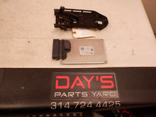 2015 Chevy SS Sedan Electronic Suspension Control w/ Bracket 23110462 92280771 OEM - Day's Parts Yard