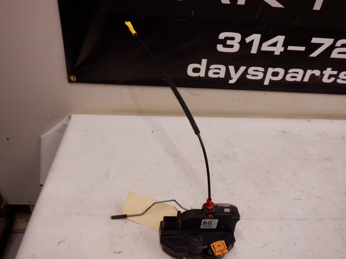 2014 Chevy SS Sedan Passenger RH Rear Door Actuator 13579552 OEM - Day's Parts Yard