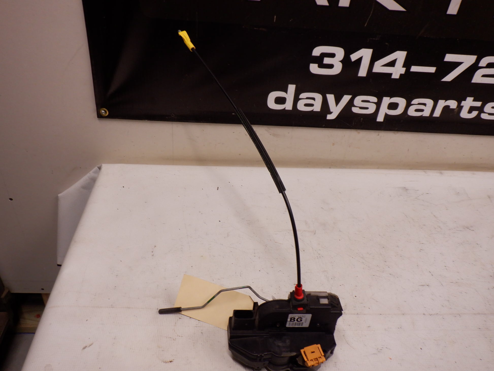 2014 Chevy SS Sedan Passenger RH Rear Door Actuator 13579552 OEM - Day's Parts Yard