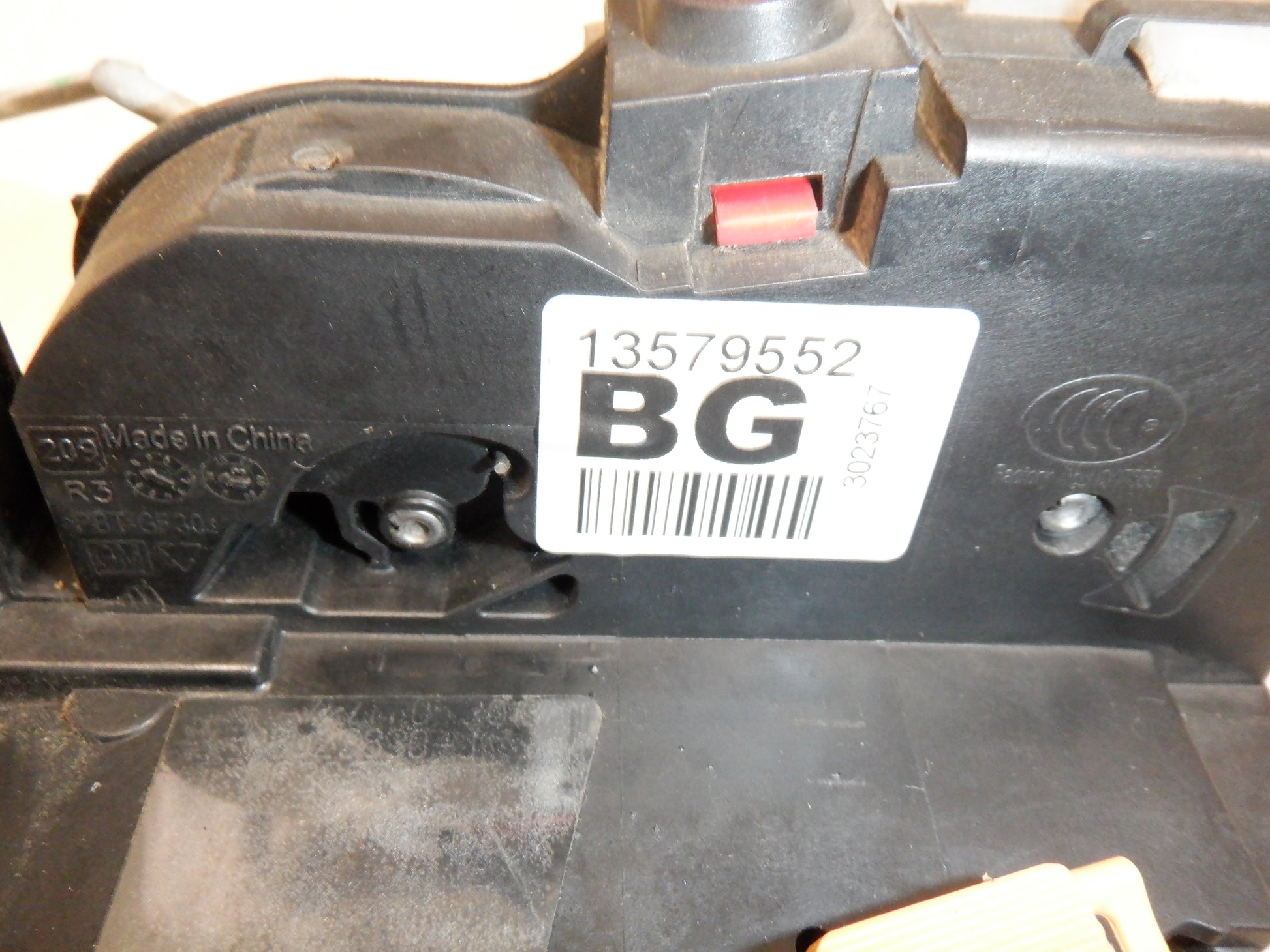 2014 Chevy SS Sedan Passenger RH Rear Door Actuator 13579552 OEM - Day's Parts Yard
