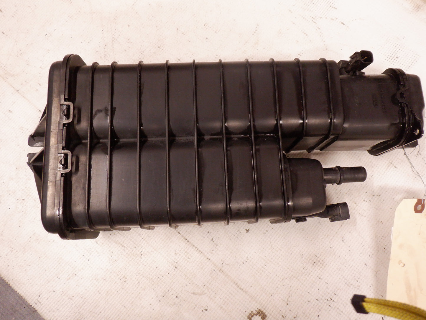 2014 Chevy SS Sedan Evaporation Fuel Vapor Canister 92267003 OEM - Day's Parts Yard
