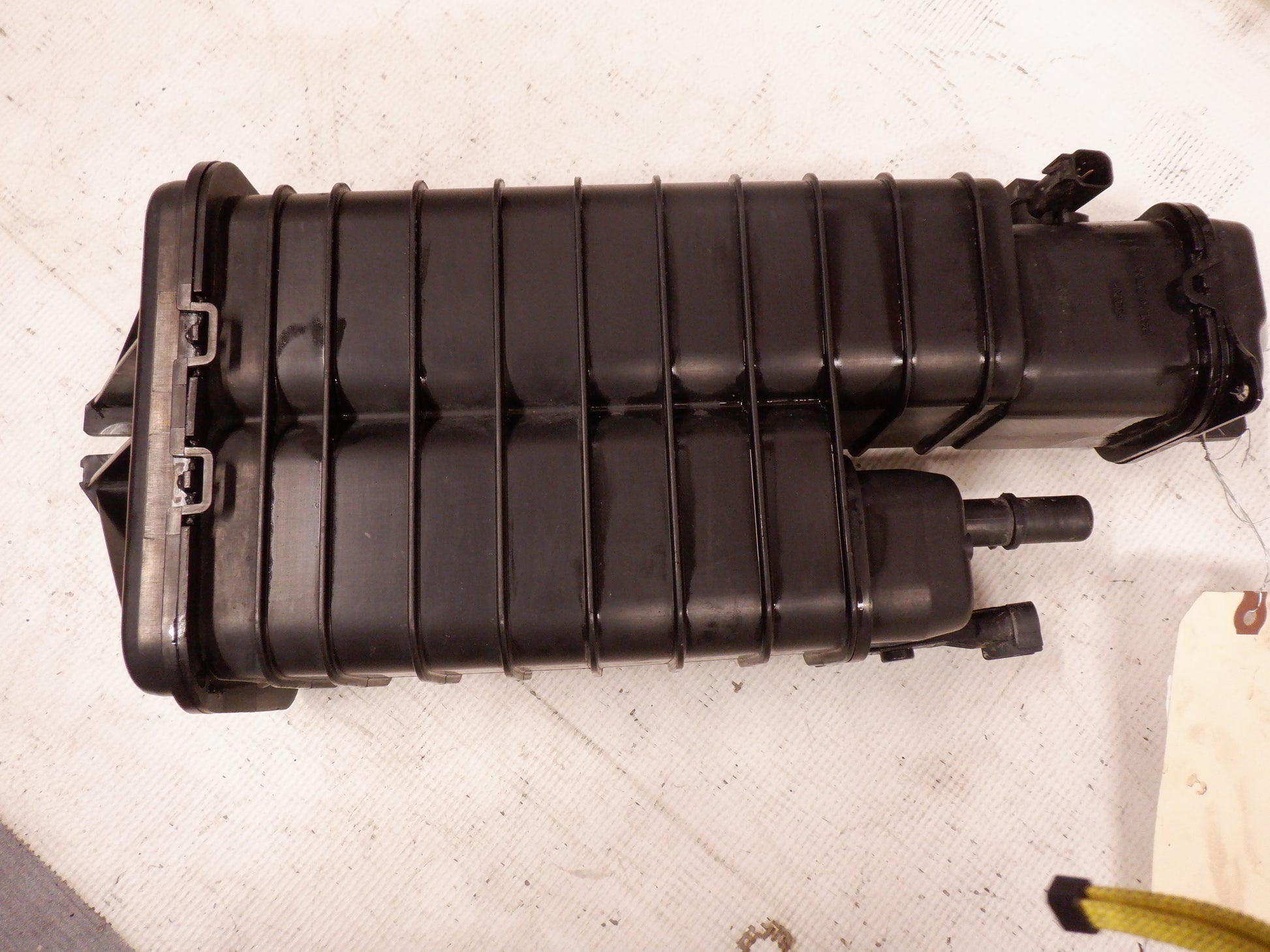 2014 Chevy SS Sedan Evaporation Fuel Vapor Canister 92267003 OEM - Day's Parts Yard