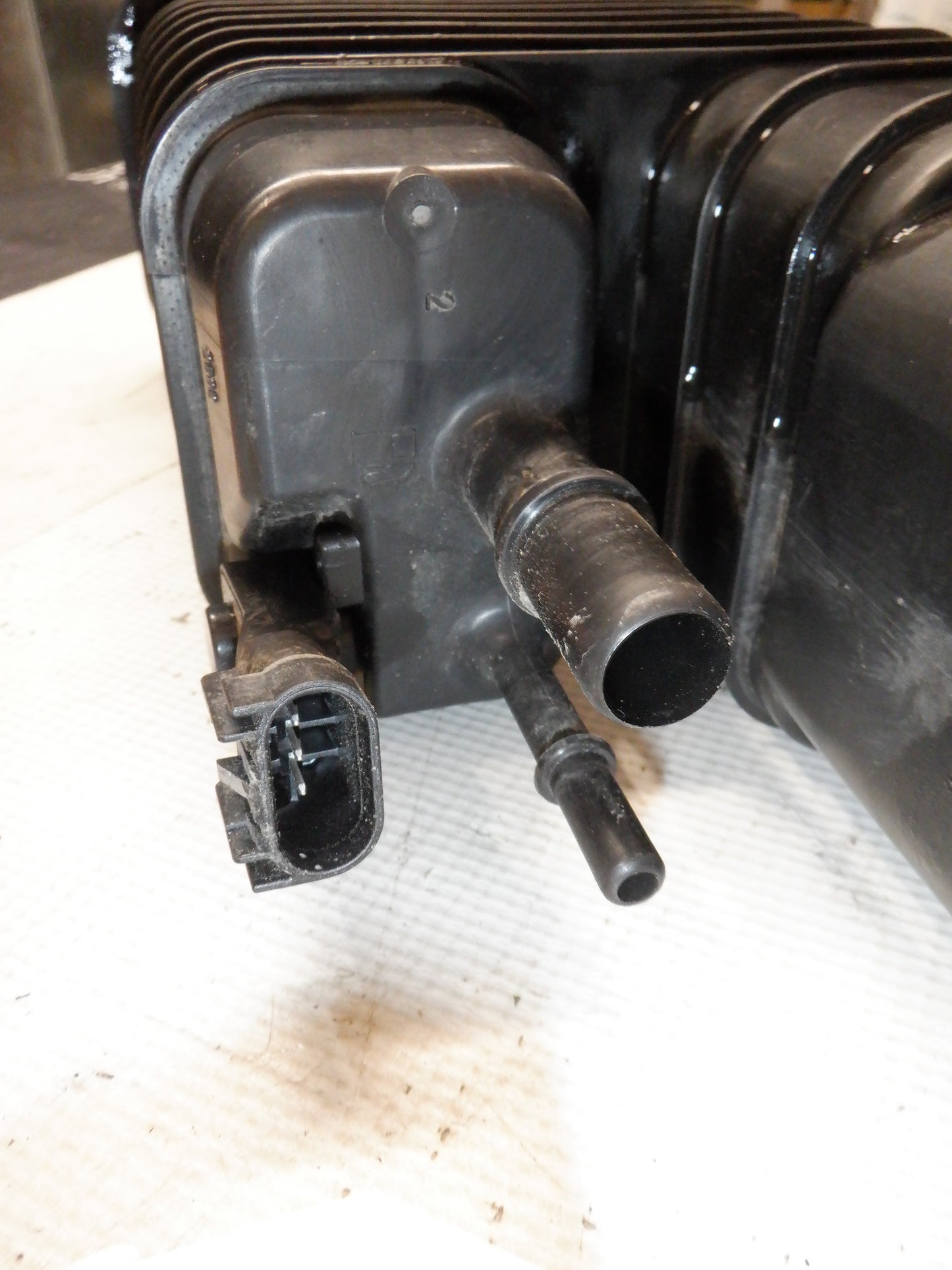 2014 Chevy SS Sedan Evaporation Fuel Vapor Canister 92267003 OEM - Day's Parts Yard