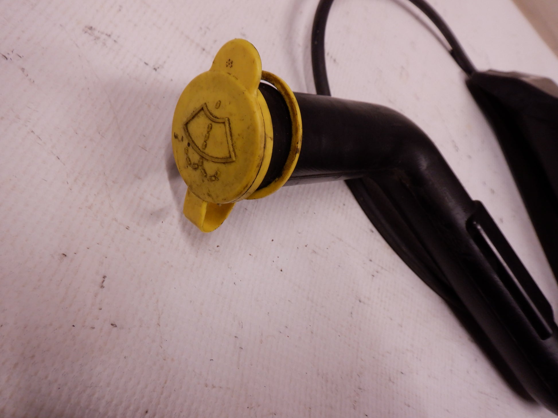 2005 Pontiac GTO Windshield Wash and Pump Reservoir with Hose 4053229 OEM - Day's Parts Yard