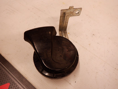 2004-2005 Pontiac GTO Front Security Alarm Horn Assembly OEM - Day's Parts Yard