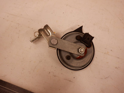 2004-2005 Pontiac GTO Front Security Alarm Horn Assembly OEM - Day's Parts Yard